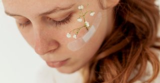 Догляд за чутливою шкірою обличчя: як заспокоїти та зміцнити делікатну шкіру