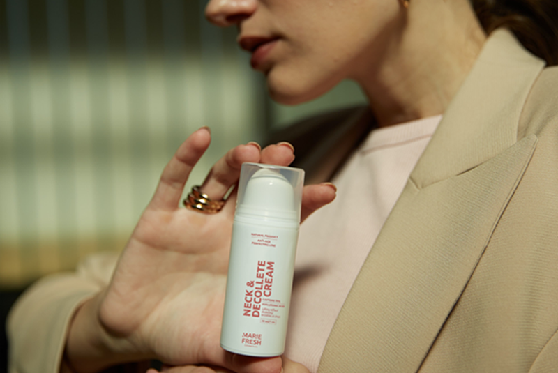 Секрети збереження краси шиї та декольте