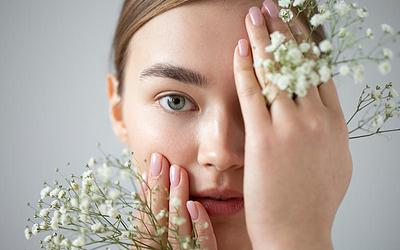 Сезонний догляд за шкірою: як адаптувати режим натуральної косметики до змін погоди та клімату