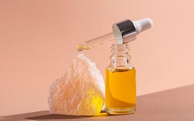 Популярні інгредієнти натуральної косметики: переваги та використання